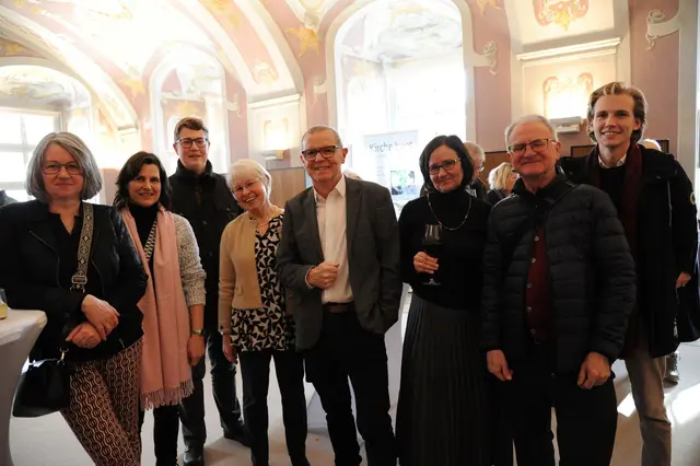 Aktuelle und ehemalige Mitarbeiterinnen und Mitarbeiter von Kirche bunt: Uschi Niedermair, Martina Mader, Felix Deinhofer, Romana Schilcher, Ferdinand Bertl, Patricia Harant-Schagerl, Leopold Schlager und Matthias Wunder. | Foto: Wolfgang Zarl