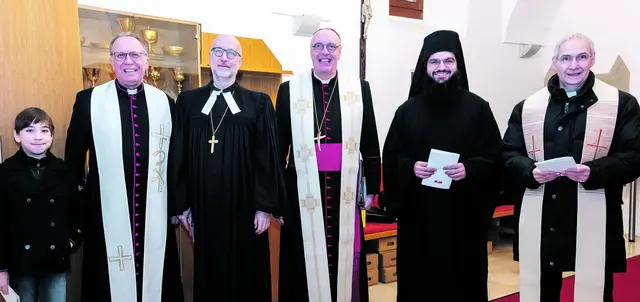 Filip Jonischkeit, Dechant Željko Odobašić, Superintendent Robert Jonischkeit, Bischof Ägidius Zsifkovics, Pater Raphael, Generalvikar und Ökumenereferent Michael Wüger.
 | Foto: Viktor Fertsak