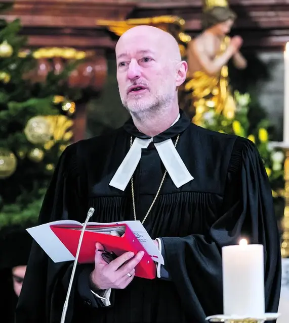Die Zeiten, in denen das undenkbar war, sind vorbei: Der evangelische Landessuperintendent Robert Jonischkeit predigt in einem katholischen Gotteshaus. | Foto: Viktor Fertsak