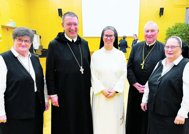 Sr. Maria Zeitler, Korbinian Birnbacher, Sr. Franziska Madl, Maximilian Fürnsinn und Sr. Johanna Vogl.  | Foto: Franz Josef Rupprecht