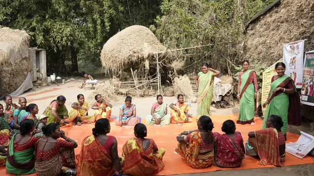 Was hat ein Mann zu tun, was eine Frau? In Schulungen für Frauen als auch für Männer brechen Shubra und ihre Kolleginnen einseitige Denkweisen gemeinsam auf. | Foto: SEEDS