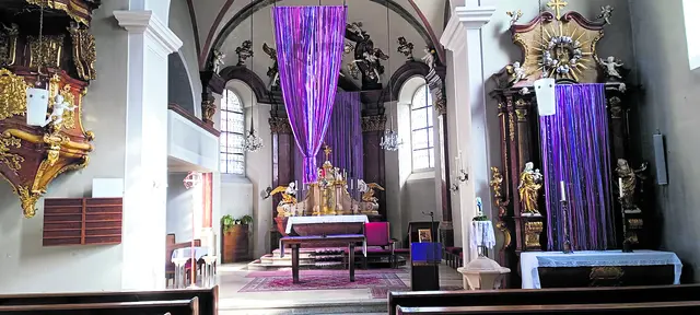 Das neue Fastentuch in der Georgskirche in Horn wurde von Schülern mitgeschaffen. | Foto: zVg
