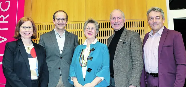 Kathrin Karloff, Andreas G. Weiß, Regina Petrik, Markus Schlagnitweit, Rainald Tippow. | Foto: Forum Katholischer Erwachsenenbildung in Österreich