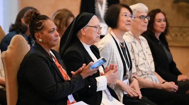 Der Abschlussbericht der im Zuge der Weltsynode eingerichteten Studiengruppe zur „Teilnahme von Frauen am Leben und an der Leitung der Kirche“ wurde kürzlich veröffentlicht. Das 74 Seiten  umfassende Dokument ist vorerst in italienischer und englischer Sprache auf www.synod.at abrufbar. | Foto: Vaticanmedia