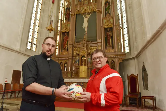 Pfarrer Christoph Hofstetter und DSG-Vorsitzender Sepp Eppensteiner.