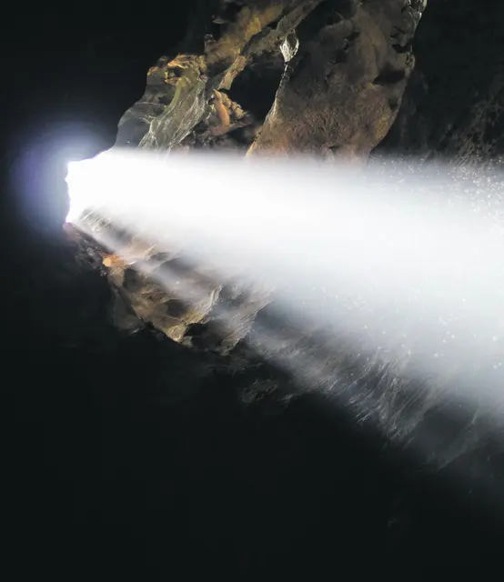 Das Grab ist leer – die Sonne des Ostermorgens erleuchtet die Finsternis des Todes.  | Foto: pixabay.com/otherbo