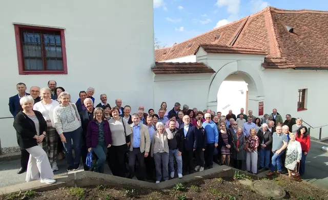 Neben inhaltlichen Impulsen gab es bei den Exerzitien der Ständigen Diakone mit ihren Partnerinnen im Schloss Seggau auch Zeit für Begegnung, Gespräch und Erholung. | Foto: privat