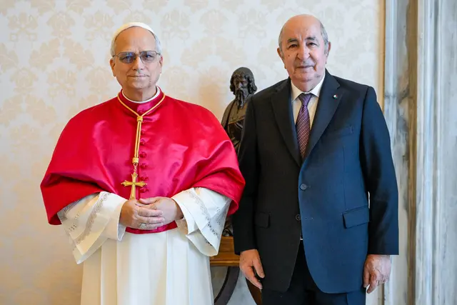 Im Juli 2025 besuchte Staatspräsident Abdelmagjid Tebboune (r.) den Papst in Rom. Leo XIV. reist nun in dessen Heimat Algerien. | Foto: KNA