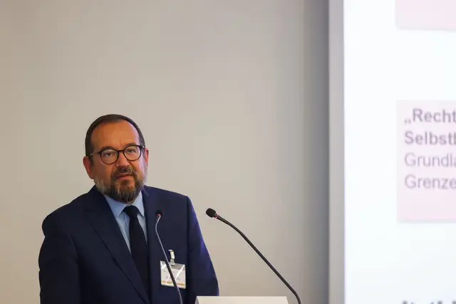 Verfassungsrichter Michael Mayrhofer sprach auf Schloss Seggau über die rechlichen Herausforderungen beim assistierten Suizid. | Foto: Gerd Neuhold/Sonntagsblatt für Steiermark