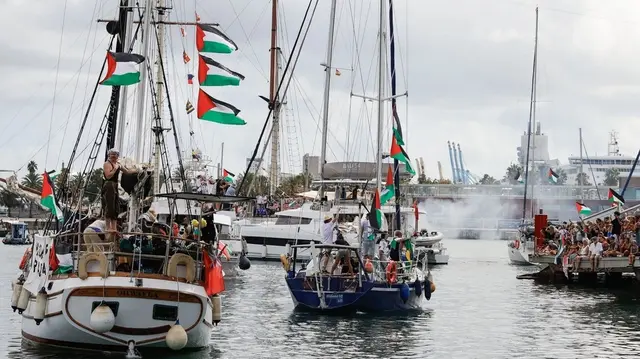 Am 12. April brachen im spanischen Barcelona 70 Schiffe, begleitet von einem Greenpeace-Schiff,  Richtung Gaza auf – die größte internationale Gaza-Hilfsflotte. | Foto: PNGO.net