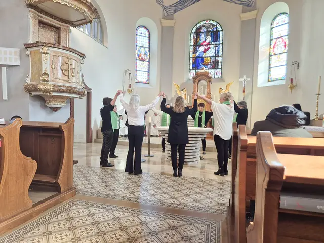 Mogersdorf. Tanz für Frieden der kfb-Tranzgruppe.