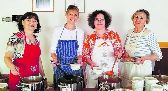 Schützen am Gebirge. Fastensuppenessen der katholischen Frauenbewegung. 