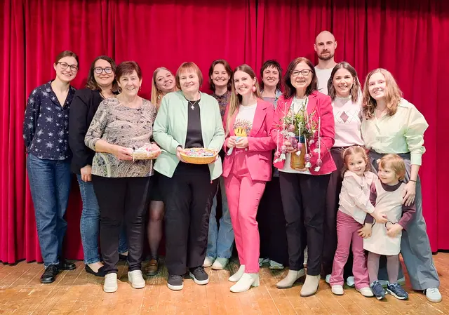 Stinatz. Mitmach-Workshop zur Kunst des Eierkratzens.