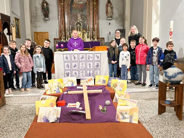 Olbendorf. Kreuzweg der Erstkommunionskinder.