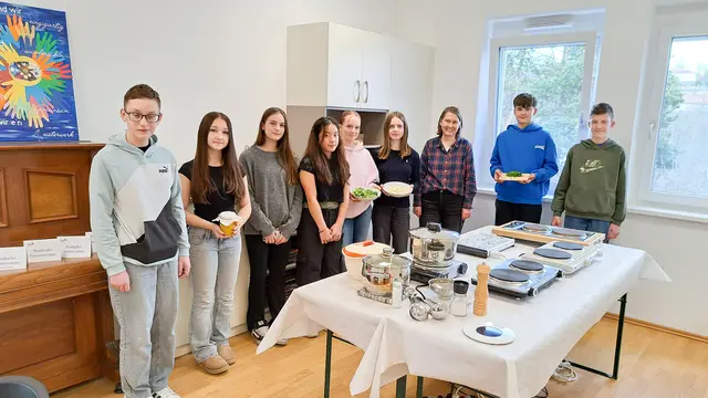 Weppersdorf. Fastensuppenessen mit den Firmlingen.