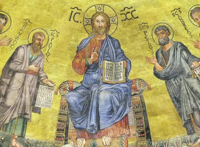 Im 800 Jahre alten Mosaik der Basilika St. Paul vor den Mauern in Rom blickt Jesus ernst, aber freundlich.  | Foto: zatletic/AdobeStock