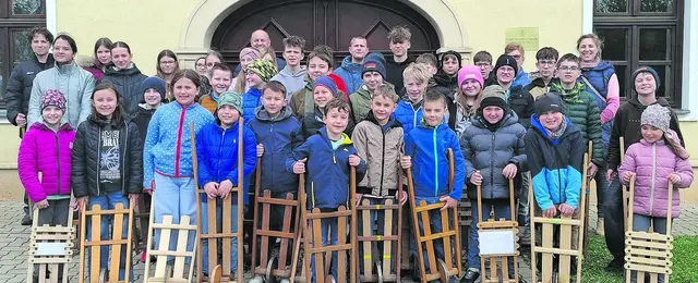 Neudorf bei Parndorf. Ratschenkinder.