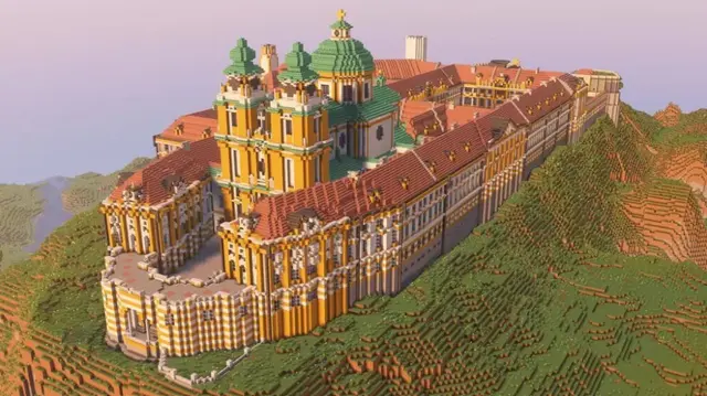 Lauter Blöcke: In seinem Lieblings-Computerspiel Minecraft hat ein Maturant am Melker Stiftsgymnasium das imposante Klostergebäude am Computer nachgebaut.  | Foto: gymmelk