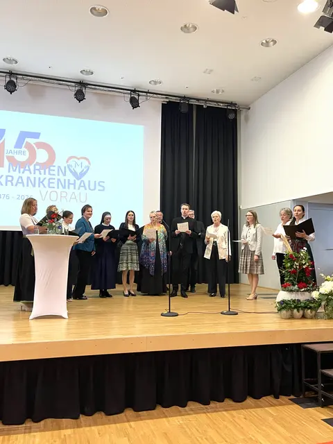 Für die stimmungsvolle musikalische Umrahmung des Festaktes sorgte der Mitarbeiterchor des Marienkrankenhauses. | Foto: MKH