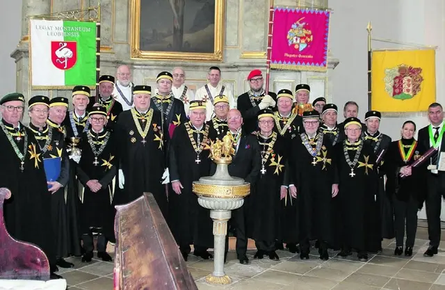 Rust. In der evangelischen Kirche fand das „Stille Fest“ statt, zu dem der Europäische Weinritterorden herzlich eingeladen hat.