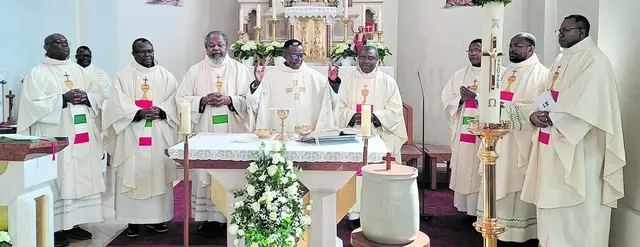 Markt St. Martin. Am 7. April fand das Treffen der Nigerian Priests and Religious Austria ,NIPRA (Organisation nigerischer Priester in Österreich), traditionell am Dienstag nach Ostern, in der Pfarrkirche statt.