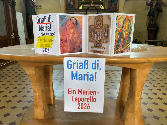 31 unterschiedliche Marienbilder zeigt der Theologe Helmut Loder im Mai in der Pfarrkirche Gleisdorf.  | Foto: Loder