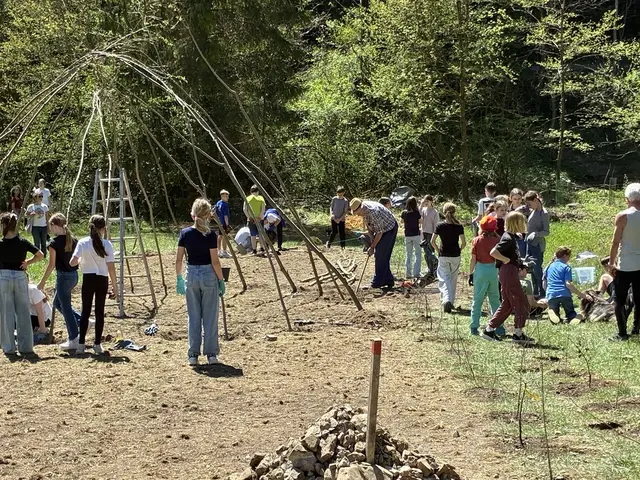 Zahlreiche Menschen erschufen mit dem Weidendom in der Nähe von Stift Rein gemeinsam einen Ort, der Menschen jeden Alters einlädt, Natur bewusst zu erleben.  | Foto: Wald &amp; Kirche