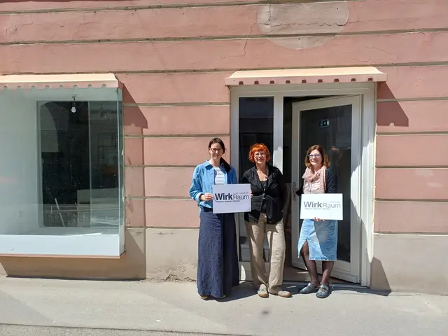 Das Team des „WirkRaums“: Sabine Haslinger vom Bereich Asyl &amp; Integration sowie Alexandra Nolz und Antonia Titscher aus dem Bereich Pfarr- und RegionalCaritas.  
 | Foto: Caritas St. Pölten