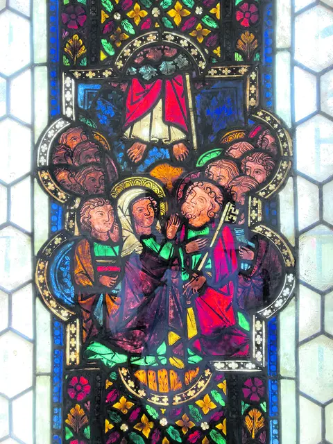 Buntglasfenster im Kreuzgang des Stiftes Lilienfeld: Christi Himmelfahrt. | Foto: Archiv