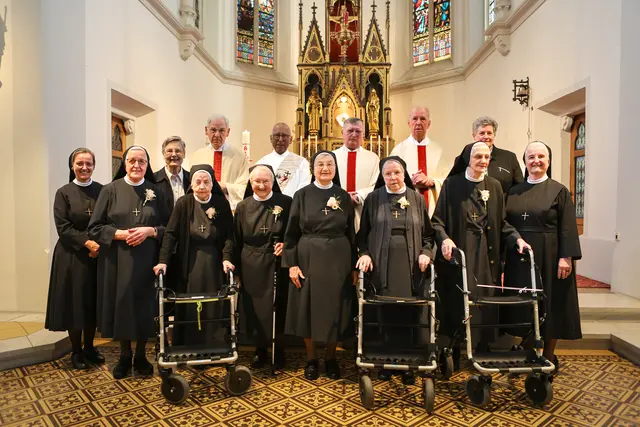 Dankbar zurückblicken: Jubelprofess bei den Kreuzschwestern am 9. Mai in der Klosterkirche in Graz . | Foto: Fedorova
