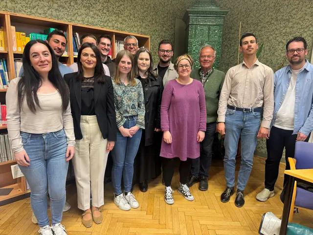 „Diaspora“: Die Veranstaltung am 30. April in Graz bildete den Abschluss der Lehrveranstaltung „Religiöse Gemeinschaften im Südosten Österreichs und Europas“. Unter den Diskussionsteilnehmenden war auch Peter Piffl-Percevic (3. v. r.), Vorsitzender der Grazer Sektion von Pro Oriente, dem internationalen Kompetenznetzwerk zu Kirchen des christlichen Ostens.
 | Foto: Roth
