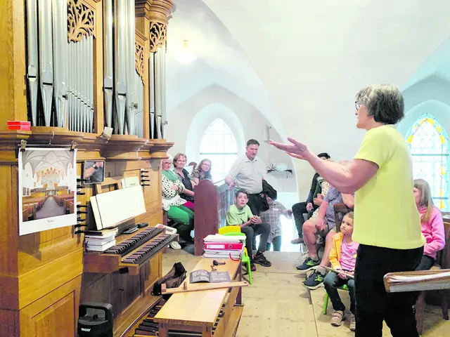 Orgelführung in der Pfarre Gerersdorf bei der Langen Nacht der Kirchen im Jahr 2024 | Foto: Ferdinand Bertl