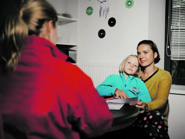 Für viele Familien, vor allem für Alleinerziehende sowie Familien mit mehreren Kindern, wird der Alltag immer mehr zur finanziellen Belastung. Öfter als bisher werden Beratungen auch von im Arbeitsleben stehenden Menschen in Anspruch genommen. | Foto: Caritas