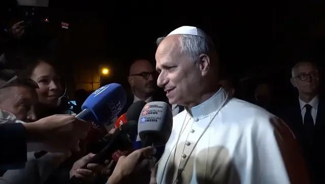 Im Internet kursieren KI-generierte Clips, die täuschend echt selbst dem Papst abstruse Aussagen in den Mund legen. | Foto: Vatican Media