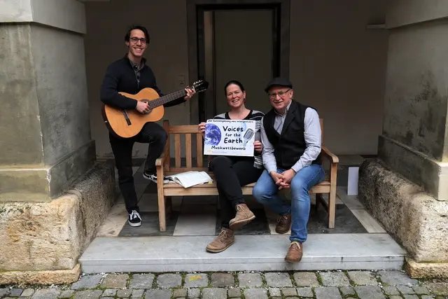 Kirchenmusikreferent Michael Schadler und die beiden diözesanen Umweltbeauftragten Eva Heidlmair (Graz-Seckau) und Harald Jost (Gurk) laden zum Musikwettbewerb „Voices for the earth“. | Foto: AKN
