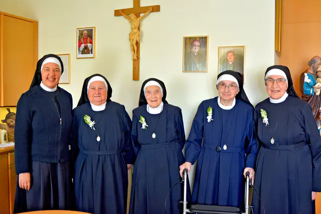 Generaloberin Sr. Mirjam Schmedler und die Jubilarinnen Sr. Elfriede Schieder, Sr. Edith Kolb, Sr. Brigitte Schuster und Sr. Pauline Ganster (v. l.).  | Foto: CCIM Vorau