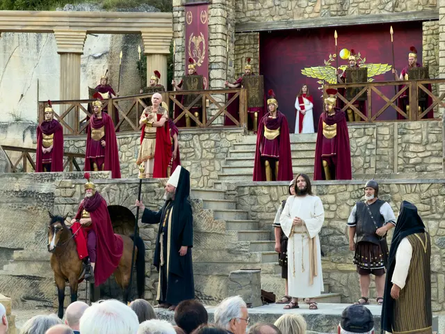 Der Hohepriester klagt Jesus vor dem römischen Statthalter Pilatus an. | Foto: Franz Josef Rupprecht