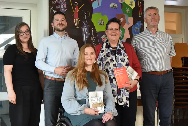 Diskutierten Demokratie (v. r.): Johann Zeiringer (KAB), Anna Hollwöger (KA), Barbara Sima-Ruml (DieGrünen), 
Pascal Günsberg (PolEdu), Anna Steiner (Moderation). | Foto: Niesner