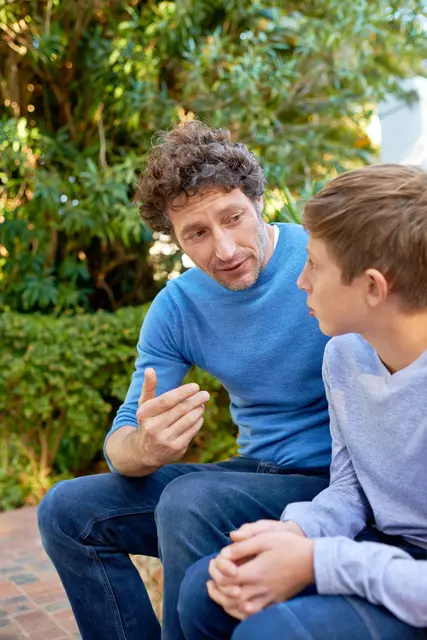 Vom ersten Halten bis zum Loslassen – Vaterliebe verändert sich, aber sie bleibt. | Foto: Symbolfoto iStock