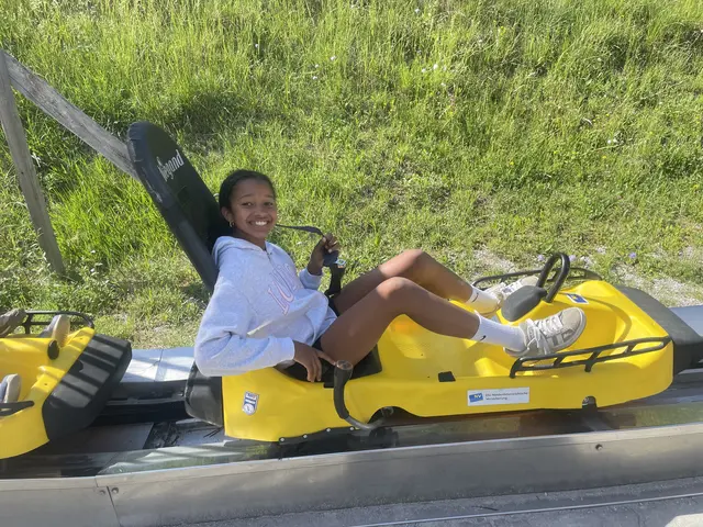 Naomi-Maimouna (11) aus Kilb wurde für ihre Zeichnung "Jesus und die Ehebrecherin" mit dem ersten Platz ausgezeichnet. Ihr Preis: 10 Fahrten auf der Sommerrodelbahn in Türnitz, die sie mit ihrer Familie bereits ausführte. | Foto: privat