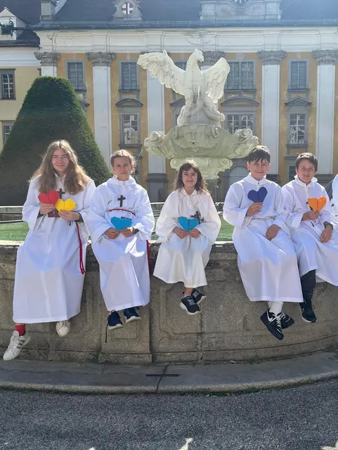 "Minis" der Pfarre St. Pölten-Viehofen beim Mini-Tag im Stift St. Florian. | Foto: zVg