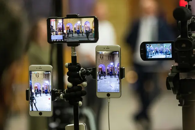 Zum Nachdenken: Wie viel Platz sollte Technik in der 
Kirche einnehmen?  | Foto: pexels / Wisam Alazawi