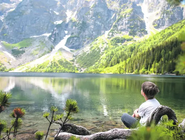 Wenn Eltern mit traditionellen Glaubensformen hadern, finden manche Großeltern andere Wege.  | Foto: Iryna/AdobeStock