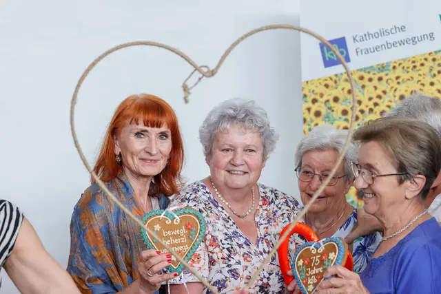 Aus allen Teilen der Steiermark kamen Frauen, Männer und Kinder am 28. Juni nach Mariazell, um 75 Jahre Katholische Frauenbewegung (kfb) zu feiern. Die Rückmeldungen zur Feier unterstreichen die Bedeutung dieses Tages: „Es war ein berührendes Fest mit ganz viel Herzblut.“ | Foto: Neuhold