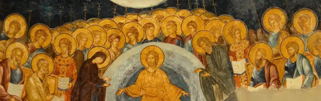 „Heiligenschein“ (lat. „Nimbus“) heißt so viel wie „leuchtende Wolke“. Sein Ursprung liegt in Asien. Seit dem 2. Jh. wird Jesus mit Nimbus dargestellt, seit dem 5. Jh. auch andere Heilige. Die Farbe Gold steht für Himmel, Ewigkeit und Göttliches und drückt die Nähe zu Gott aus. | Foto: pexels / Hazal zeynep