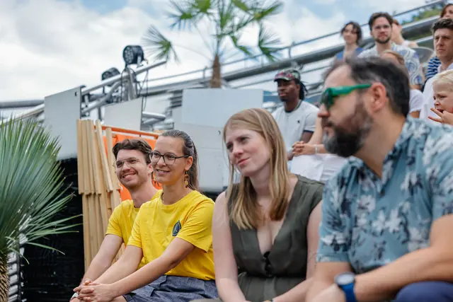 „Kirche im Kino“ bemüht sich, über christliche Rock- und Popmusik, Willkommenskultur, eine alltagsrelevante Predigt und Visuals auf der großen Leinwand Menschen zu erreichen, die mit Kirche wenig oder gar nichts zu tun haben. | Foto: Neuhold