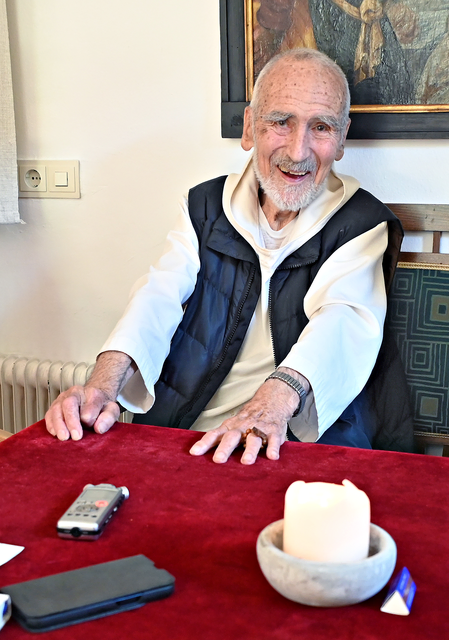 Br. David Steindl-Rast hat intensiv den Dialog mit anderen Religionen und spirituellen Traditionen gesucht. Gefragt, was er dabei entdeckt und gelernt habe, entfaltete er eine spannende Dreifaltigkeits-Theologie. | Foto: Pichler