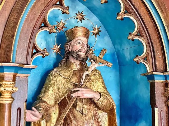 Auf Brücken steht der heilige Nepomuk üblicherweise. Hier in der Nähe war eine Inn-Überfuhr. | Foto: Slouk