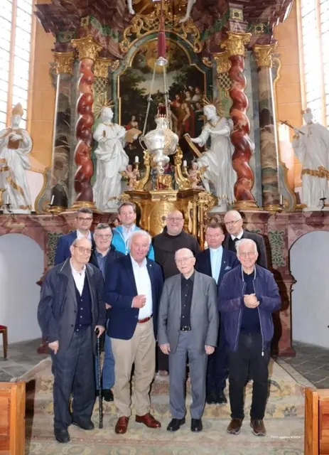 Immer wieder gemeinsam unterwegs: (v. l.) Alois Strohmaier, Thomas Schützenhöfer, Johann Schreiner, Christian Grabner, Hermann Schützenhöfer, Br. Elias Unegg, Leopold Städtler, Johannes Baier, Heinrich Schnuderl und P. Willibald Hopfgartner. 