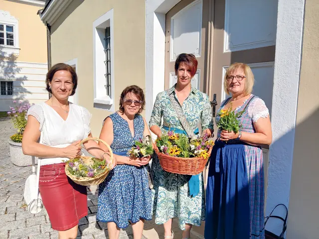 Wie in vielen anderen Pfarren wird die Tradition der Kräutersegnung zu Mariä Himmelfahrt auch in der Pfarre St. Christophen hochgehalten. | Foto: Archiv / Christine Hell